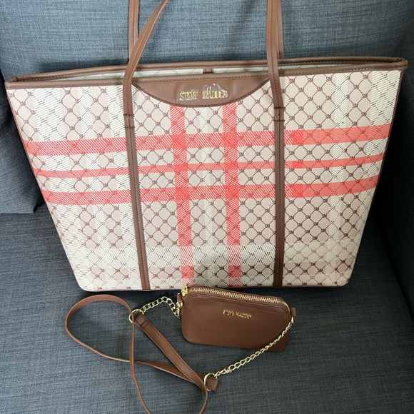 NWT STEVE MADDEN LARGE TOTE & SMALL CROSSBODY BAG - Picture 3 of 6